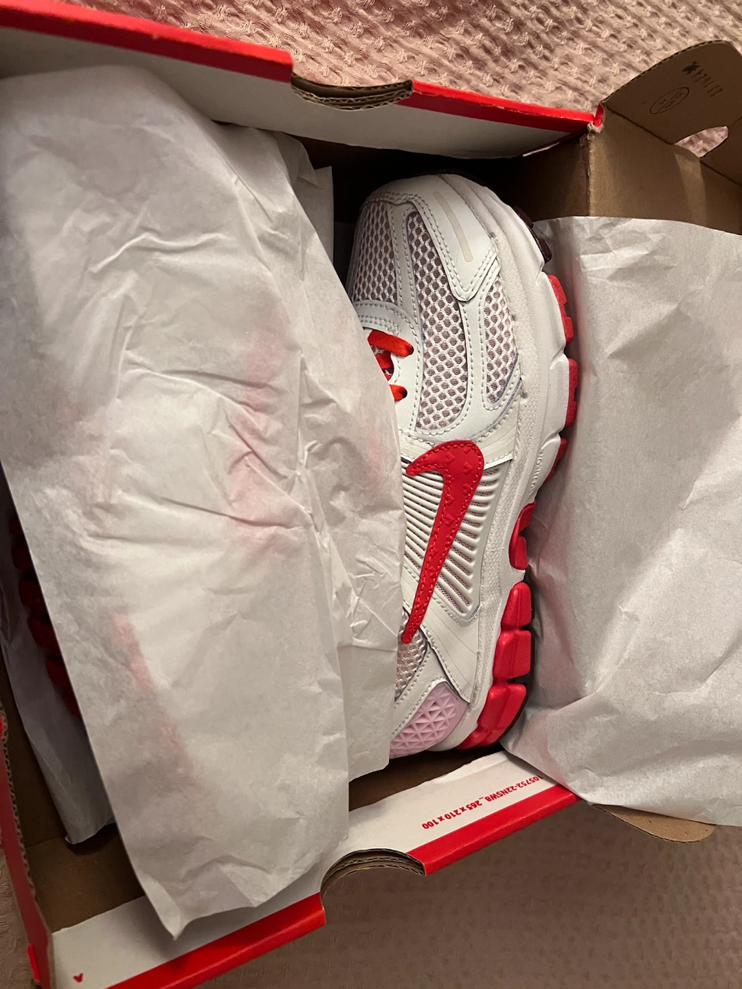 Nike Vomero 5 Youth Shoes Size 4Y White/Red - photo 3
