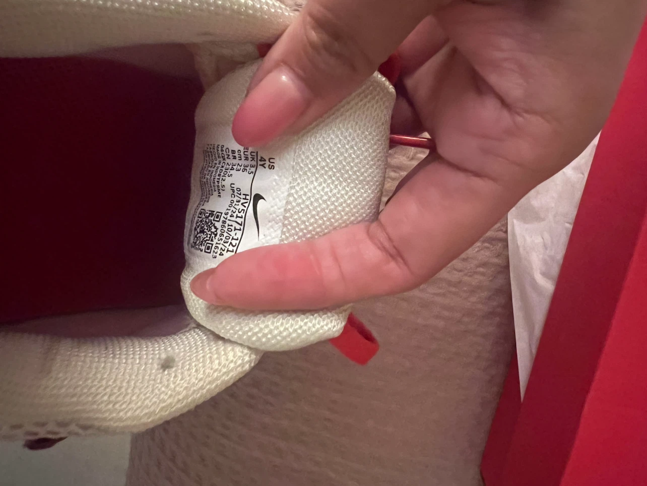 Nike Vomero 5 Youth Shoes Size 4Y White/Red - photo 5