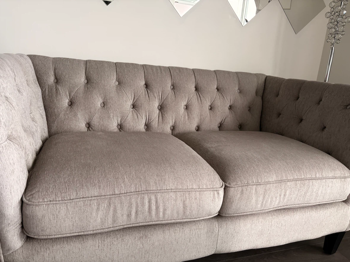 Brand-newish loveseat