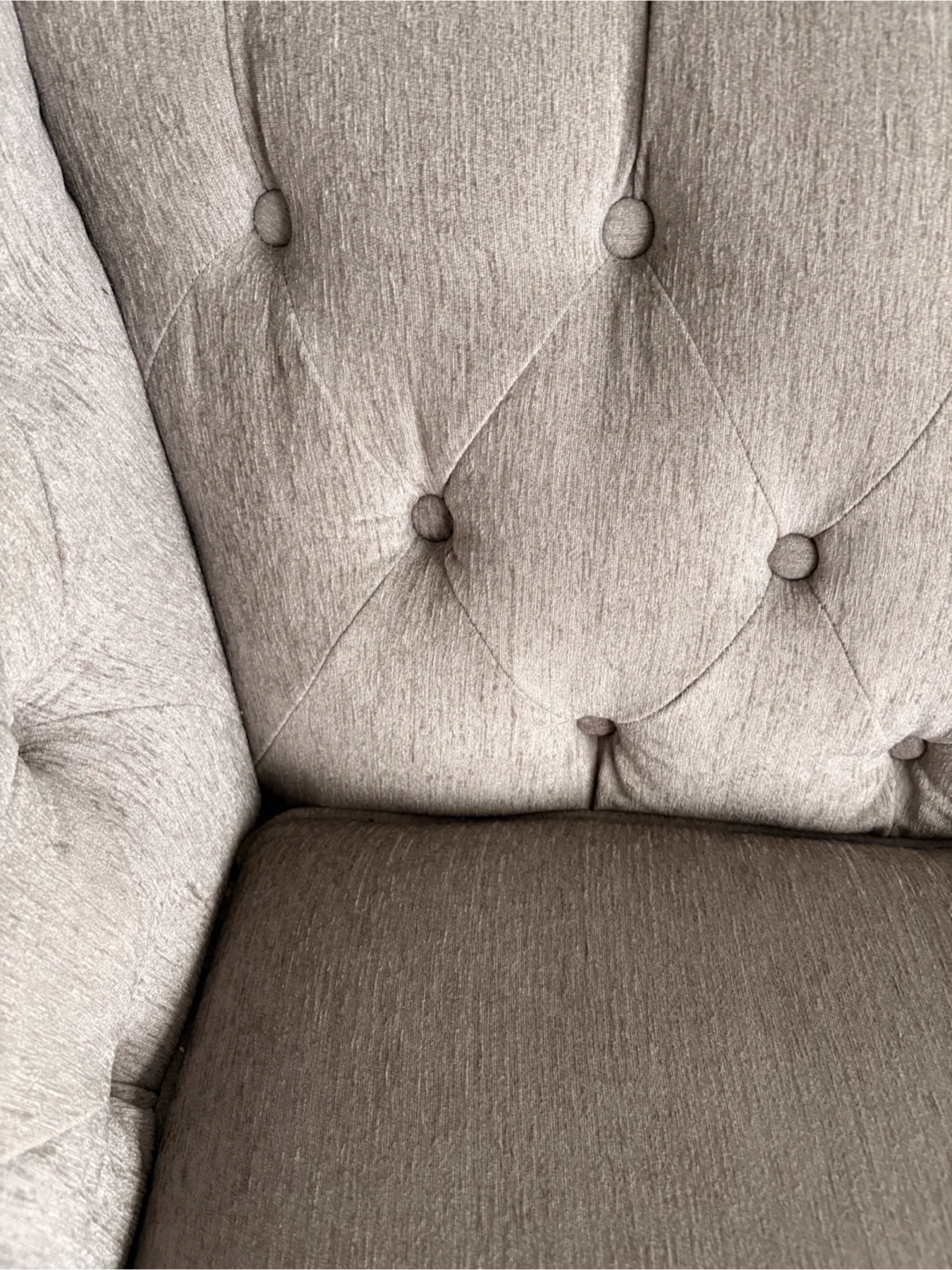 Brand-newish loveseat - photo 2
