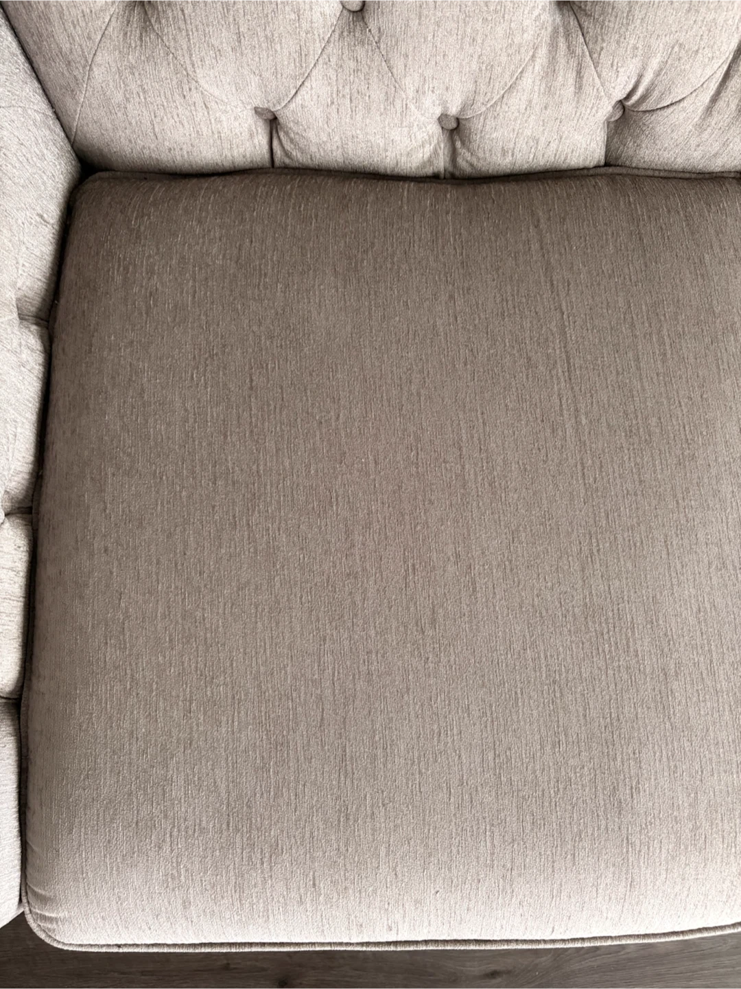 Brand-newish loveseat - photo 3