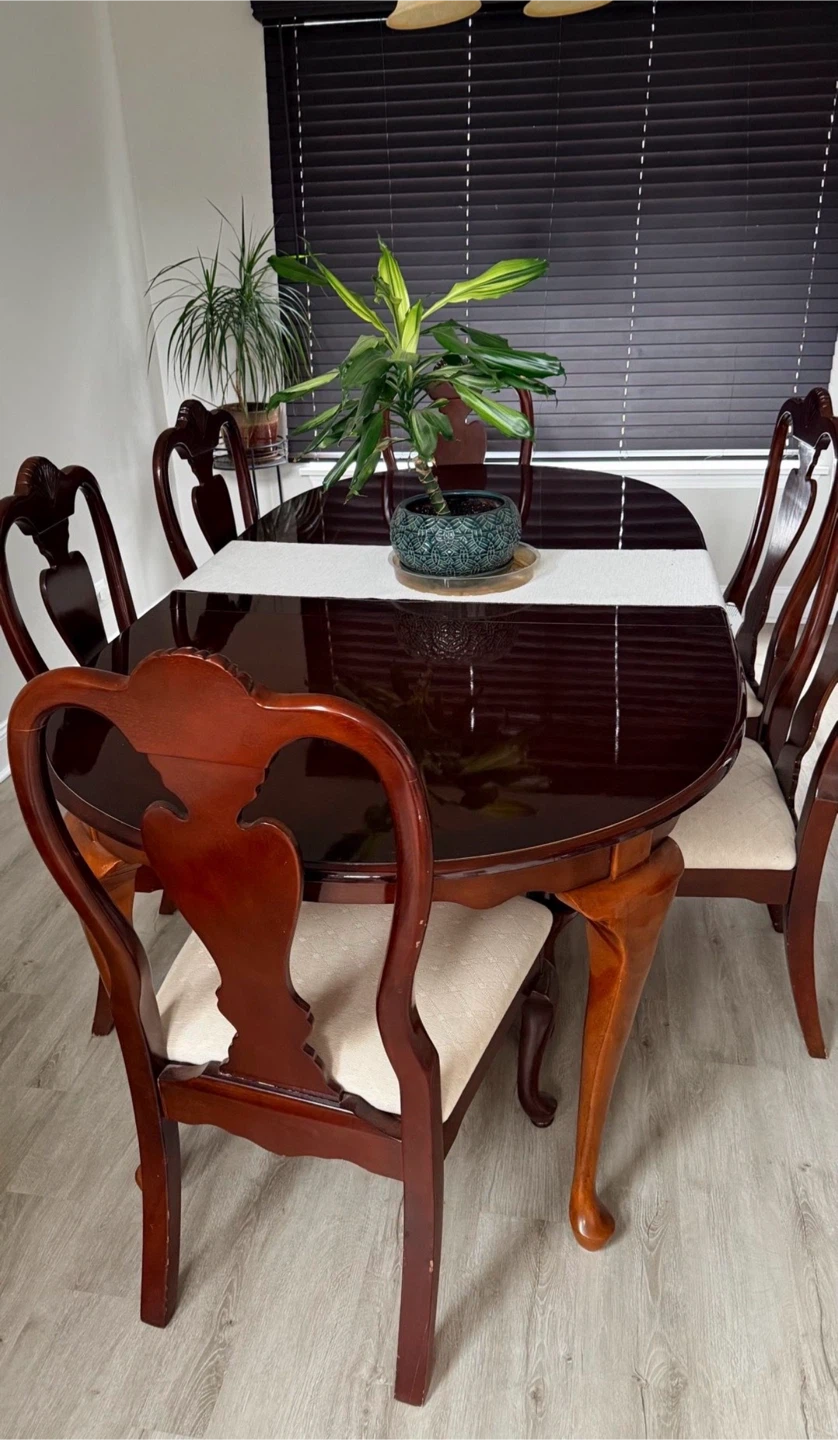 Thomasville Cherry Dining Table & 6 Chairs