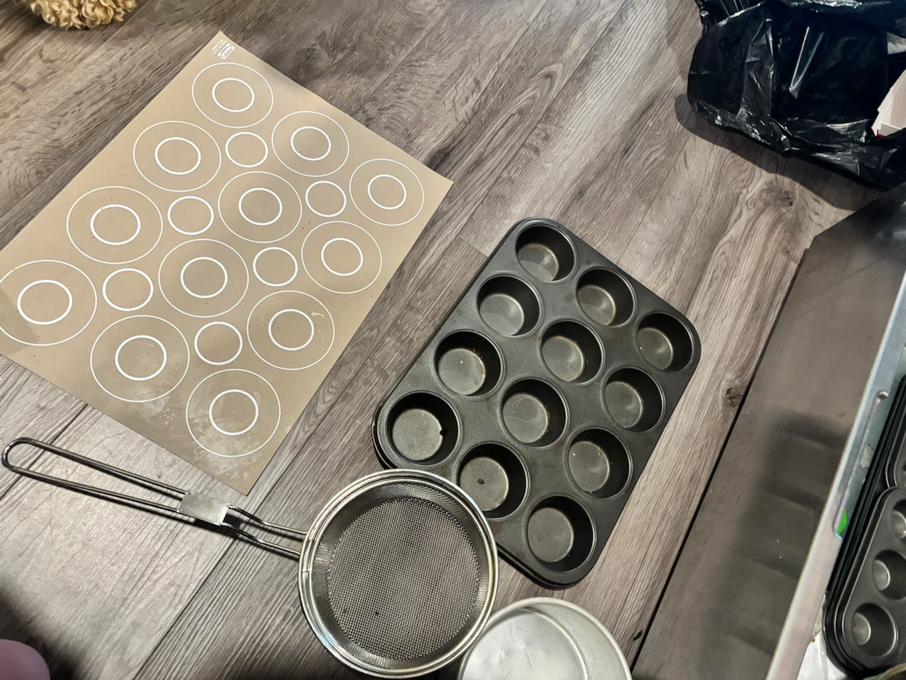 Baking Pans and Tools Assortment - photo 3