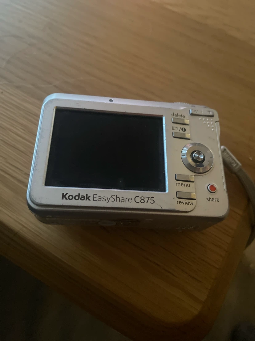 Kodak EasyShare C875 Digital Camera - photo 3