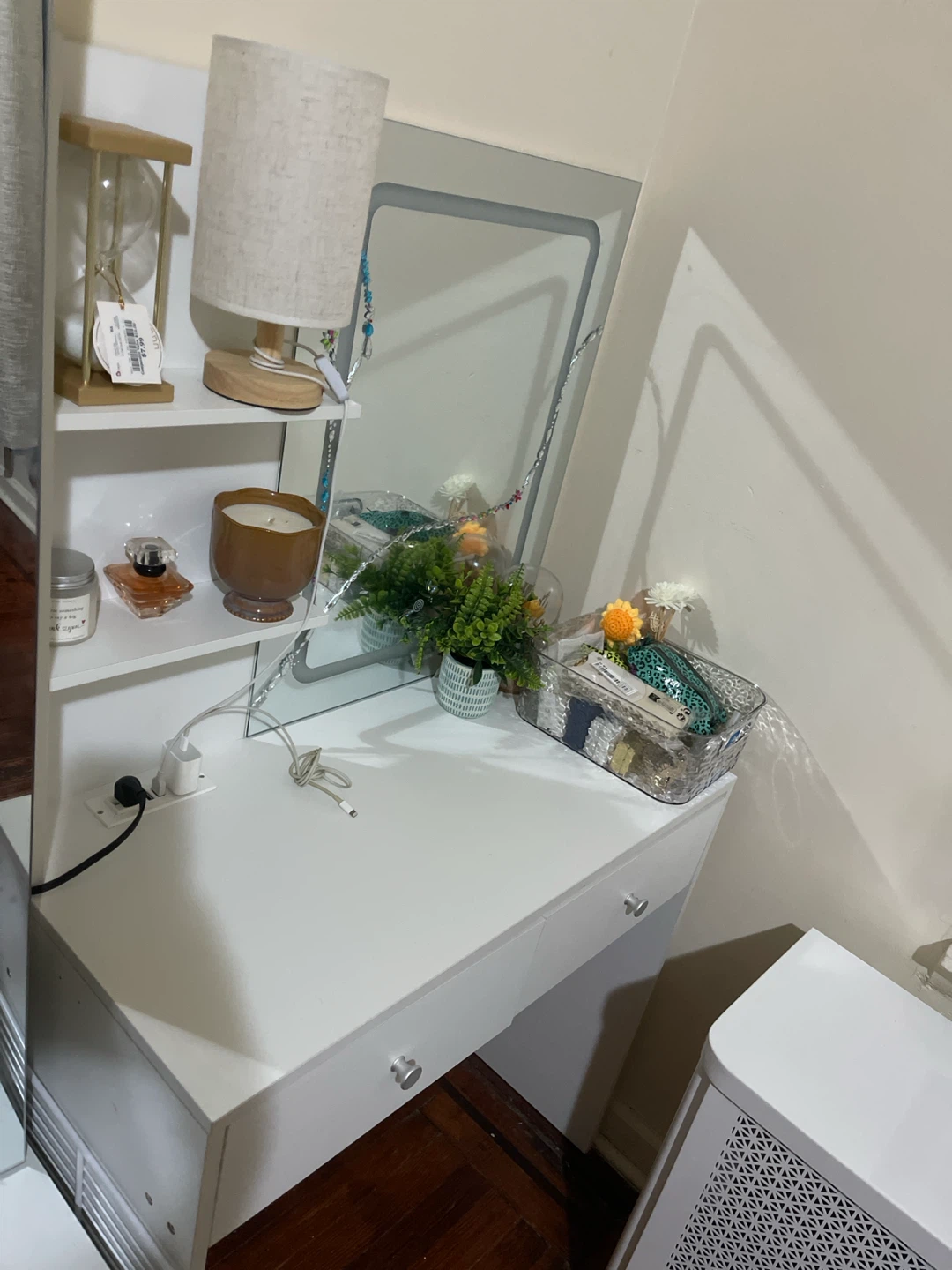 White Vanity Desk with Lighted Mirror - photo 3