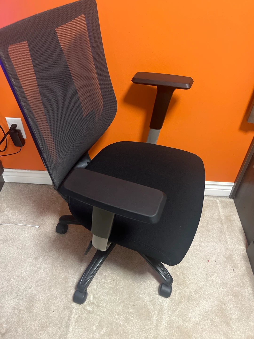 Black Mesh Office Chair - photo 2