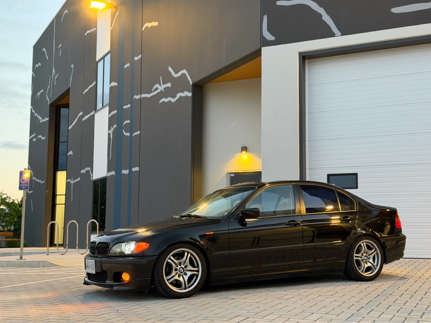 2005 BMW 325i (E46) Sedan | 187,xxx km