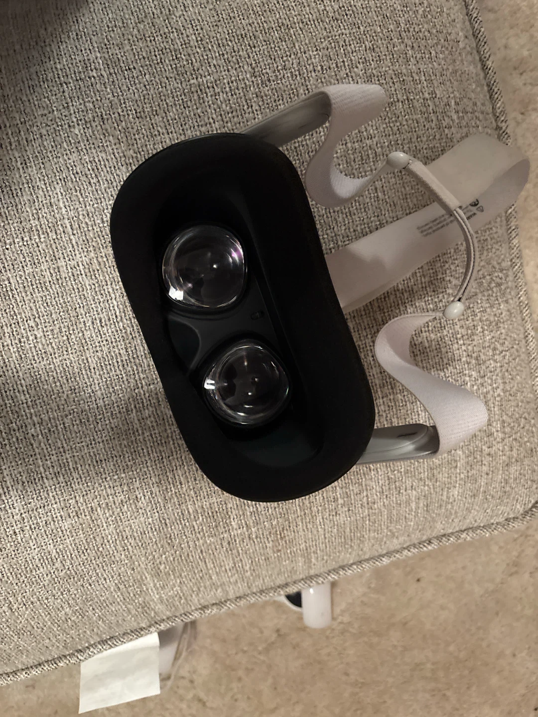 (lightly used)Meta Quest 2 VR Headset with Controllers - photo 5