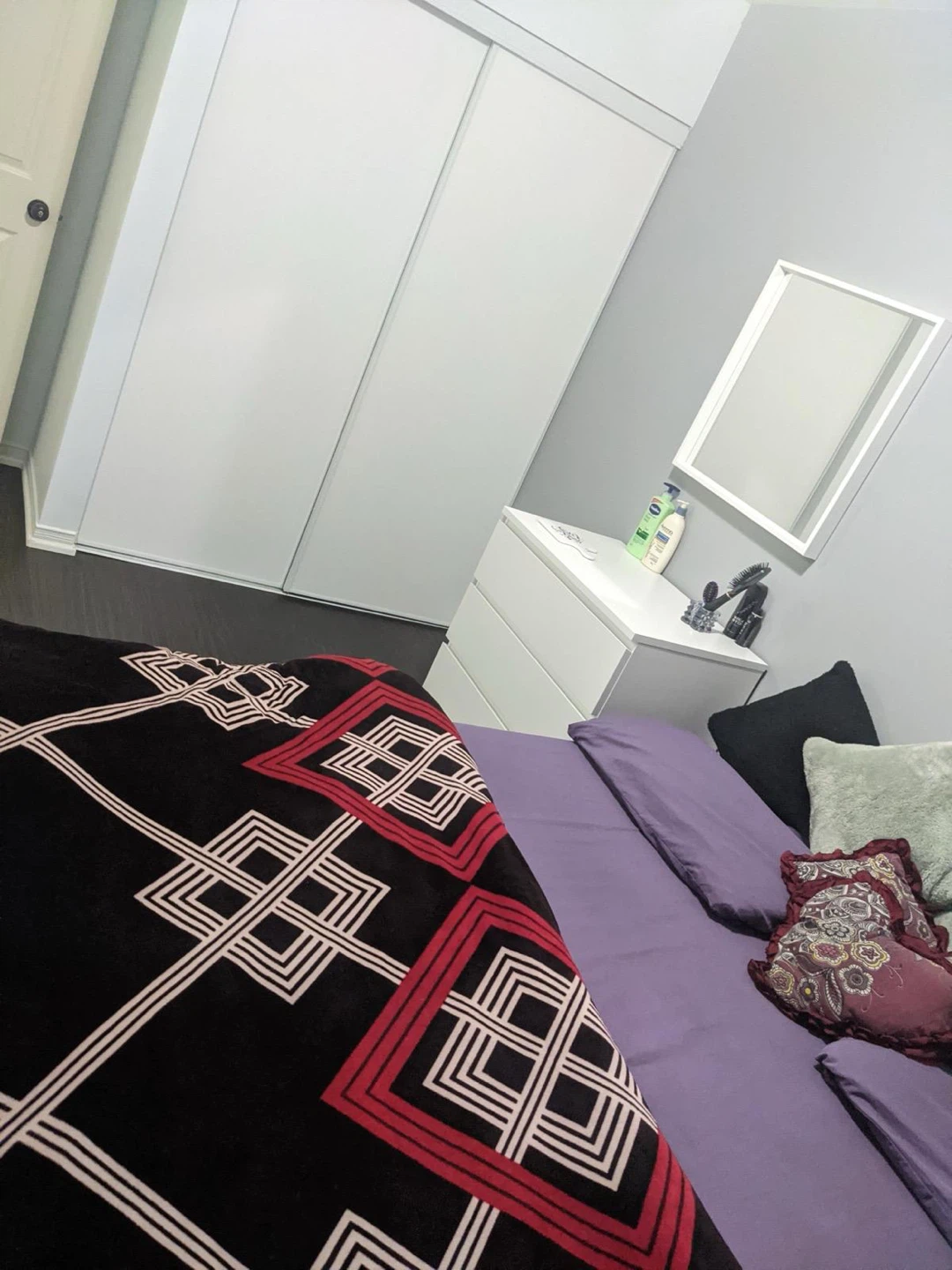 Two Private Bedrooms with Shared Bathroom - photo 2