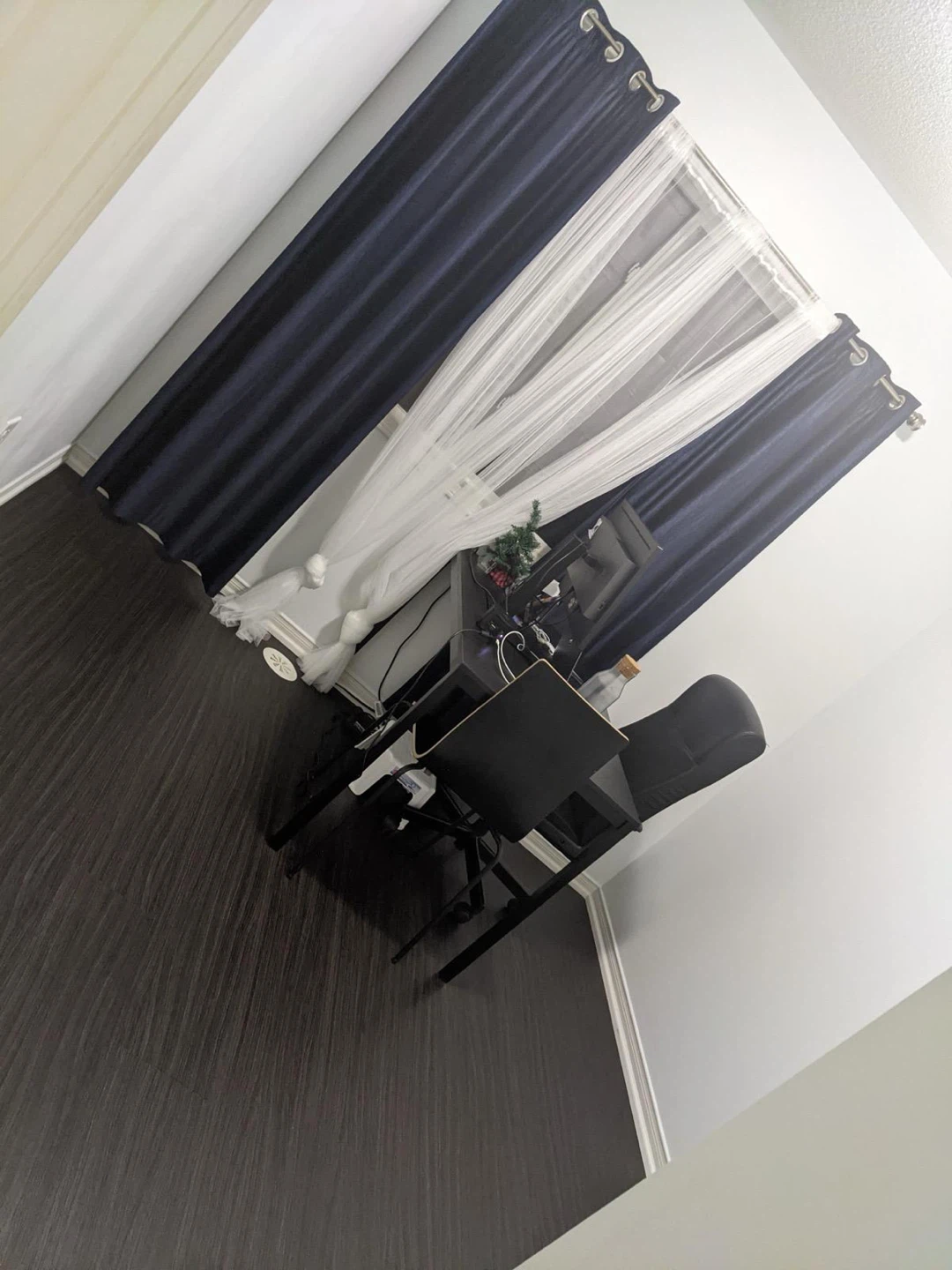 Two Private Bedrooms with Shared Bathroom - photo 4