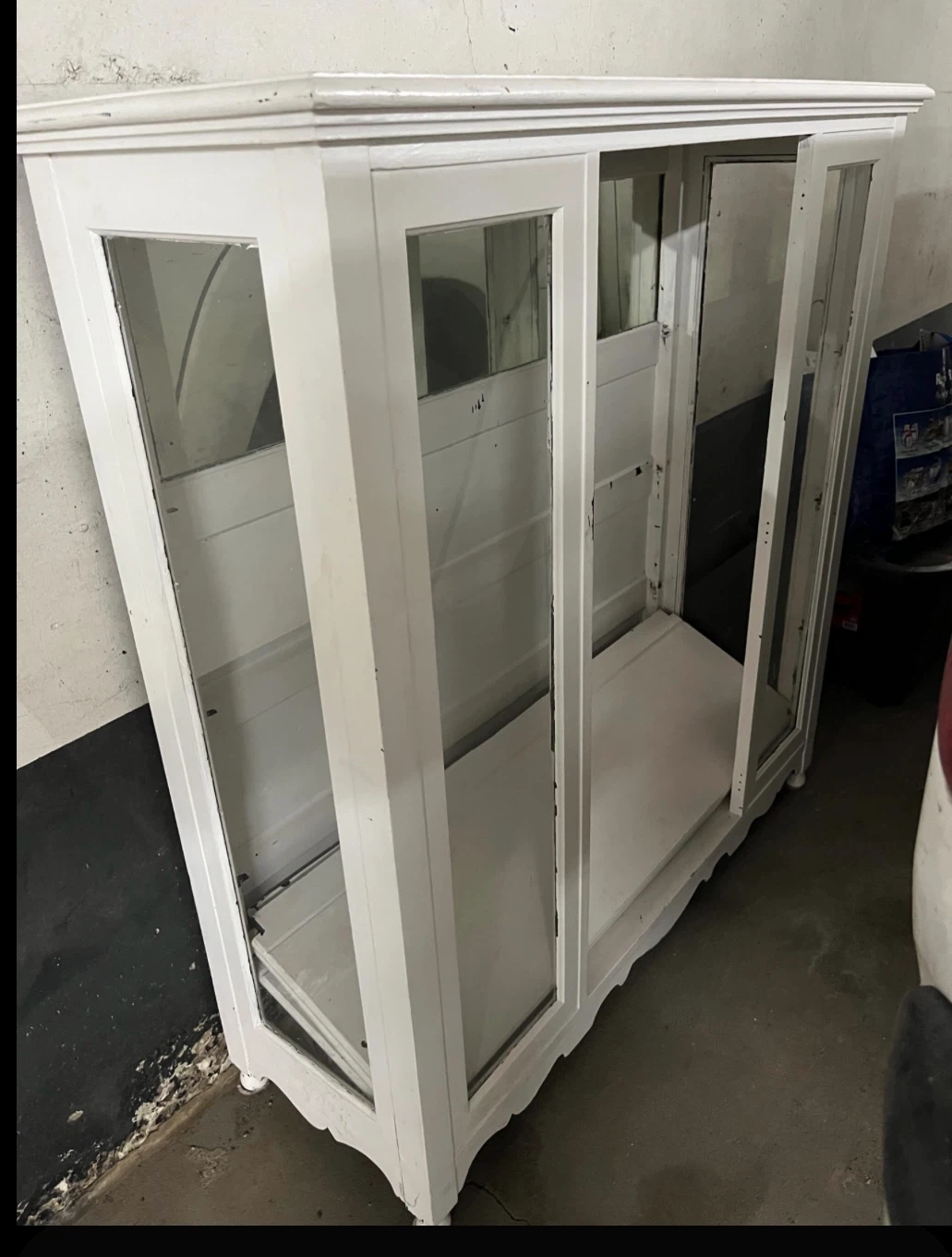 White display cabinet - photo 2