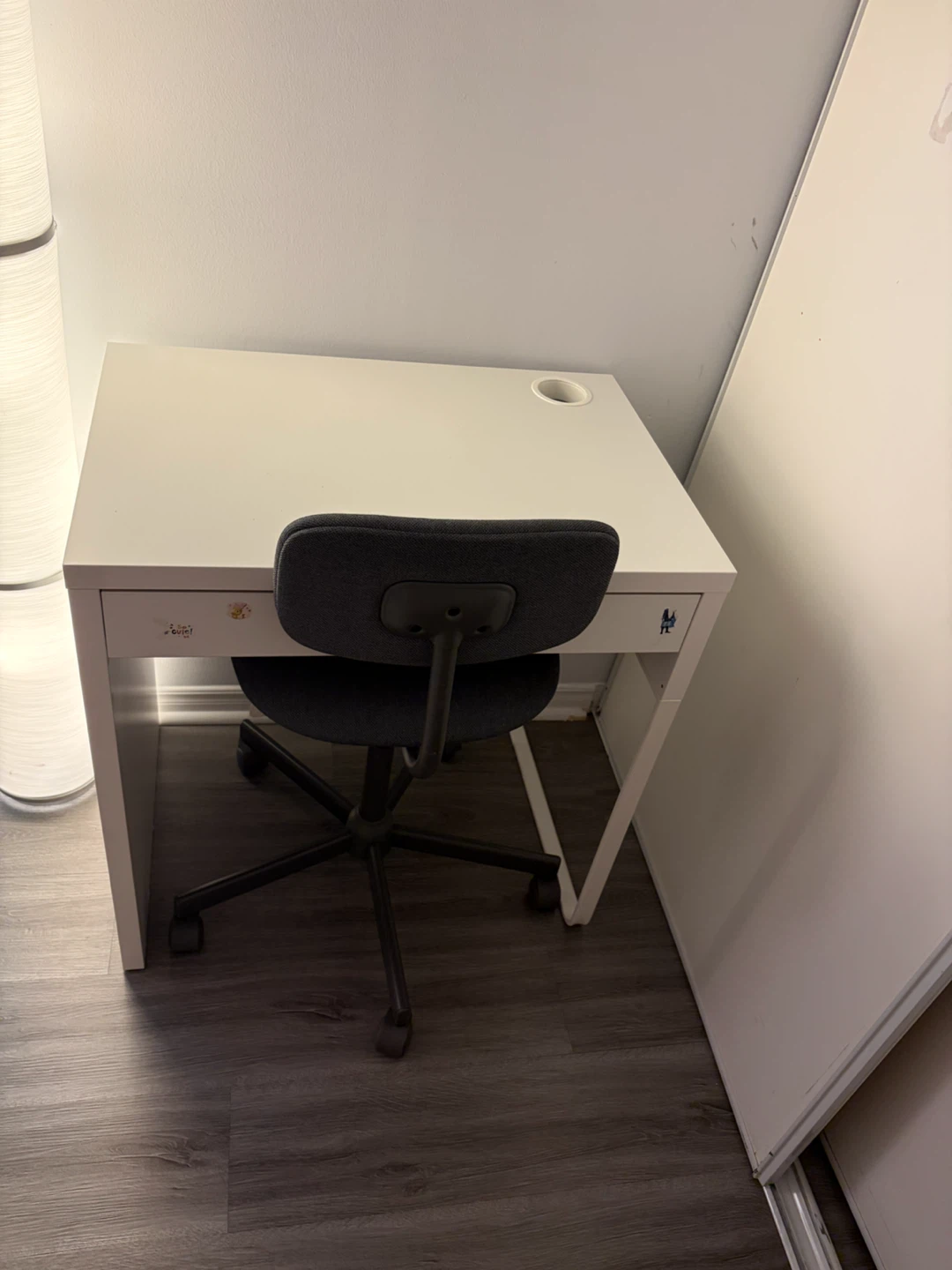 IKEA MICKE Desk with Chair - photo 3