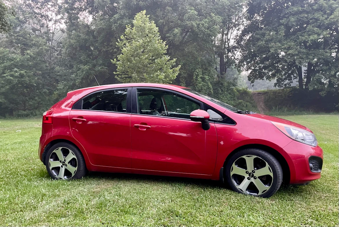 2013 KIA Rio Sx Hatchback 6 speed Priced to sell LOW KM!