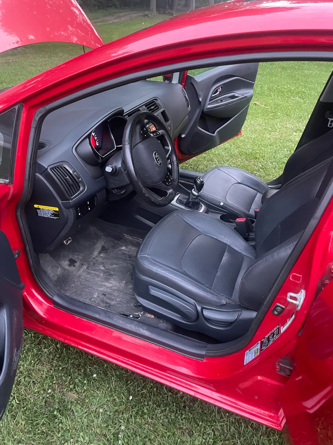 2013 KIA Rio Sx Hatchback 6 speed Priced to sell LOW KM! - photo 3