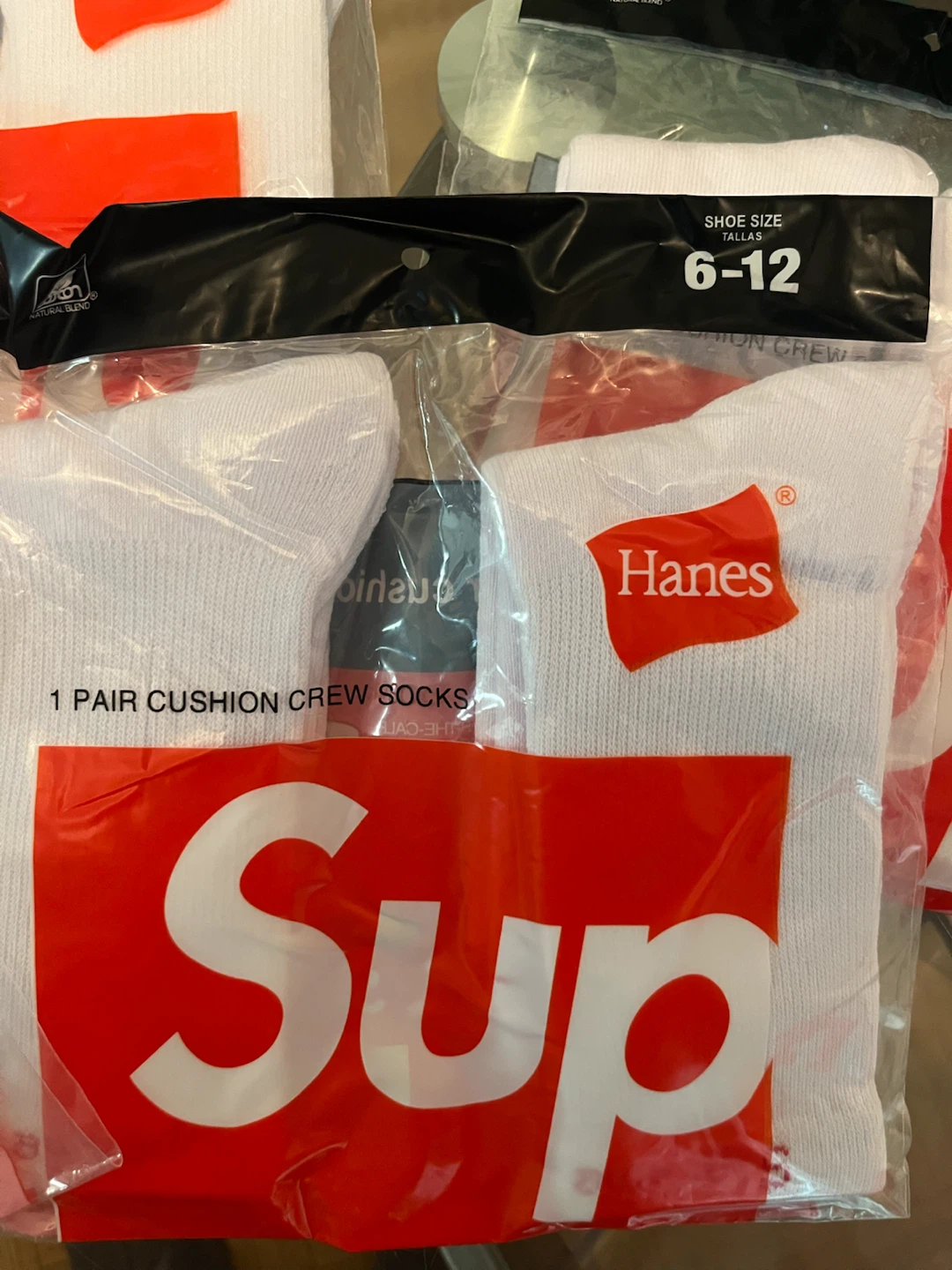 Supreme x Hanes Cushion Crew Socks Size 6-12 - photo 2