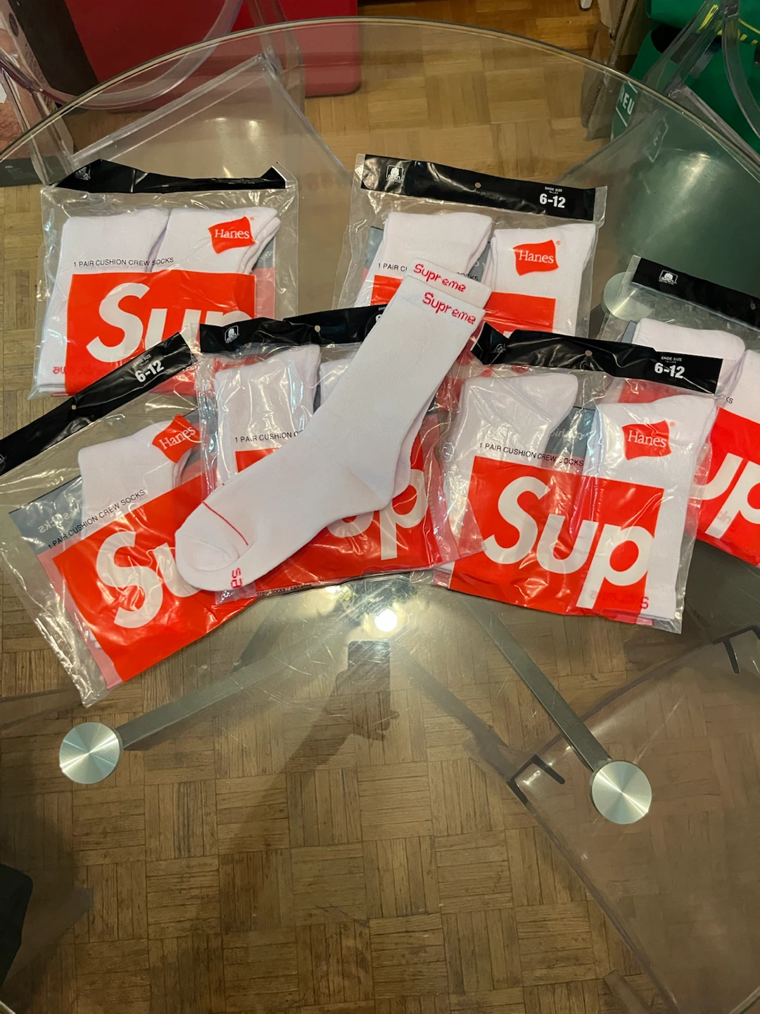 Supreme x Hanes Cushion Crew Socks Size 6-12 - photo 3