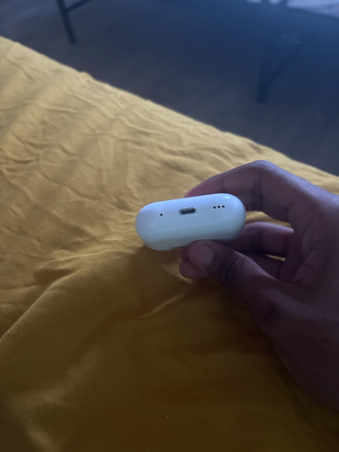 Apple AirPods Pro (2nd generation) Charging Case - photo 3
