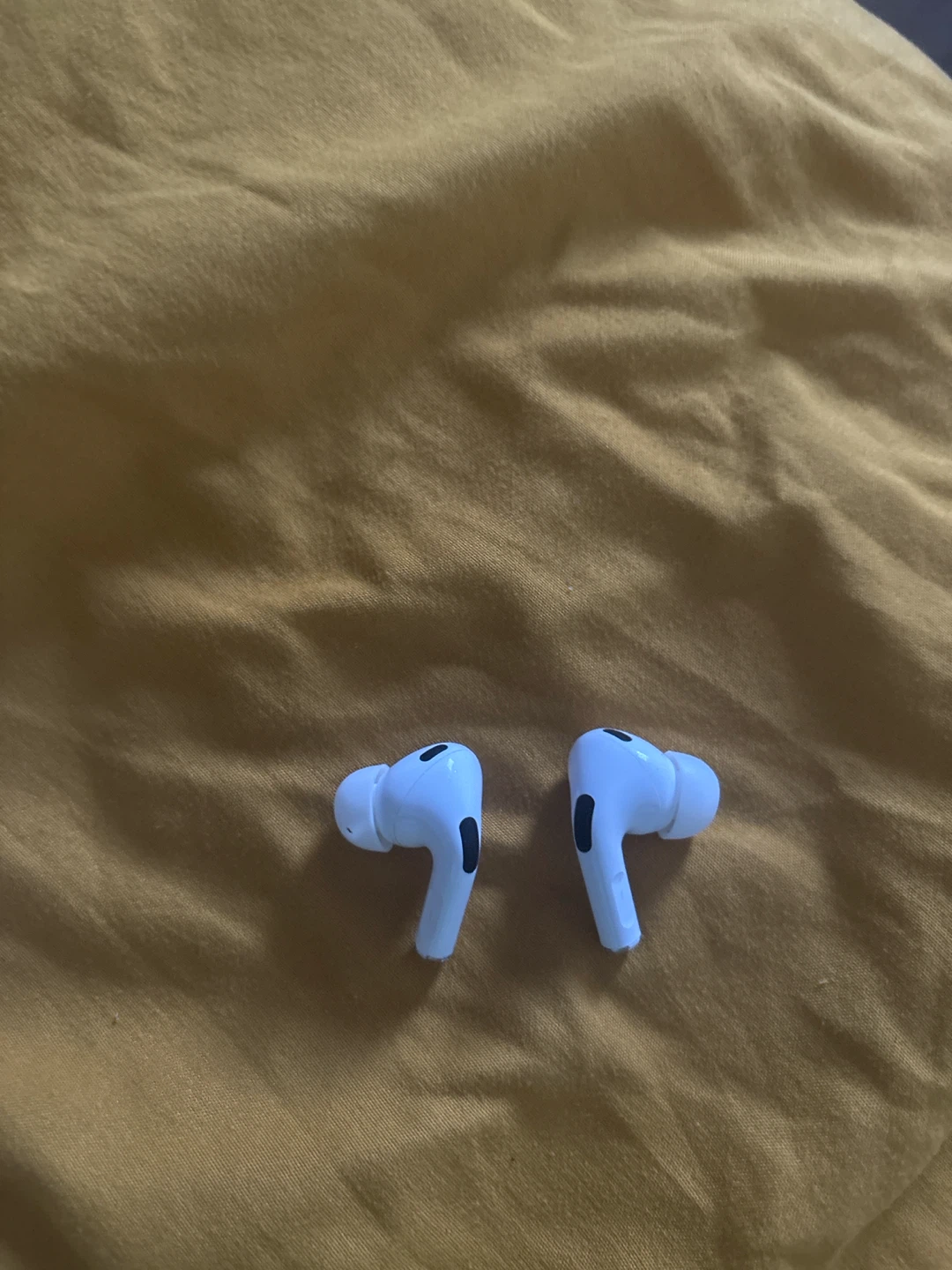 Apple AirPods Pro (2nd generation) Charging Case - photo 5