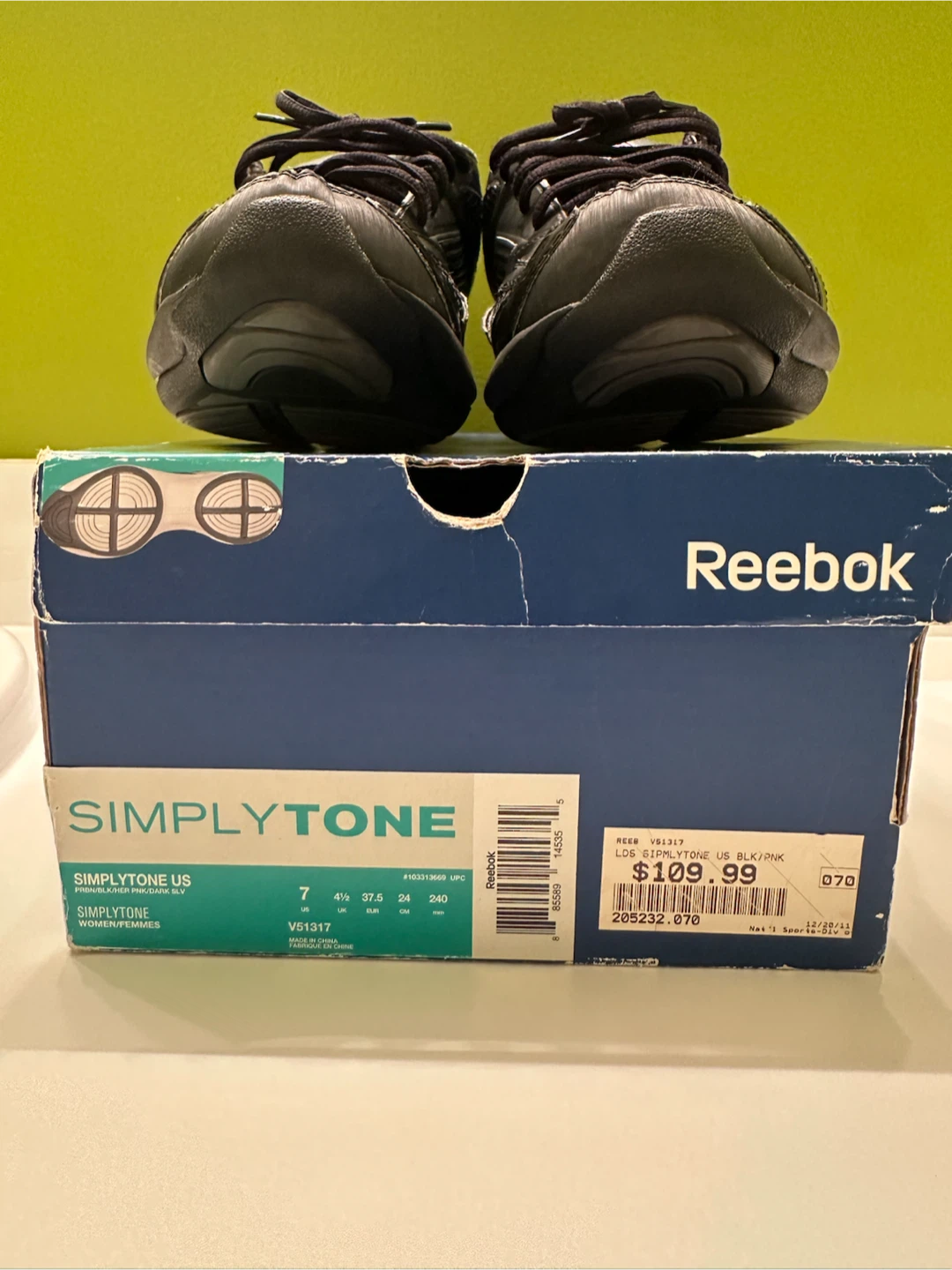 Reebok athletic shoes - photo 5