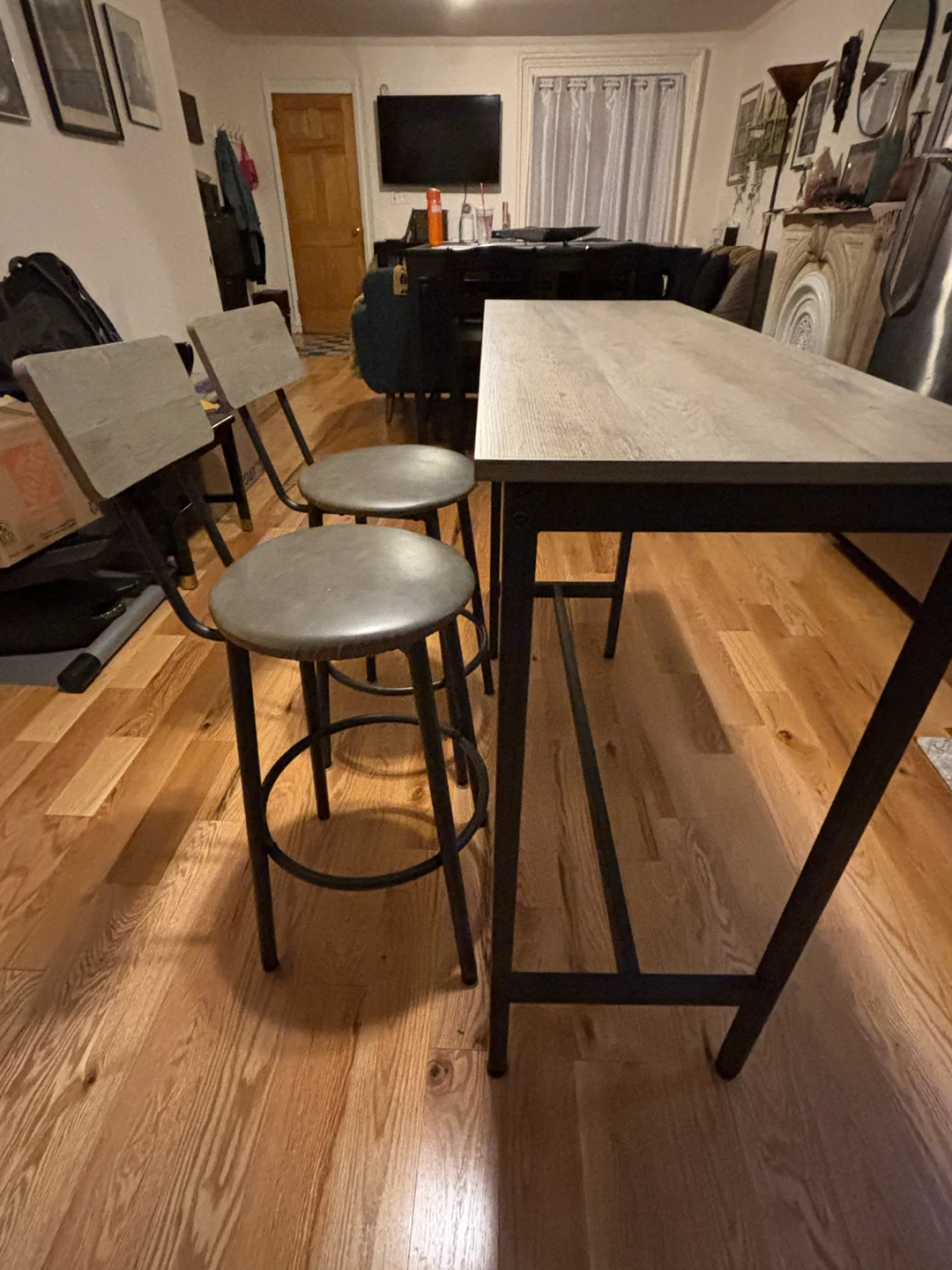 Pub height table and chairs - photo 5