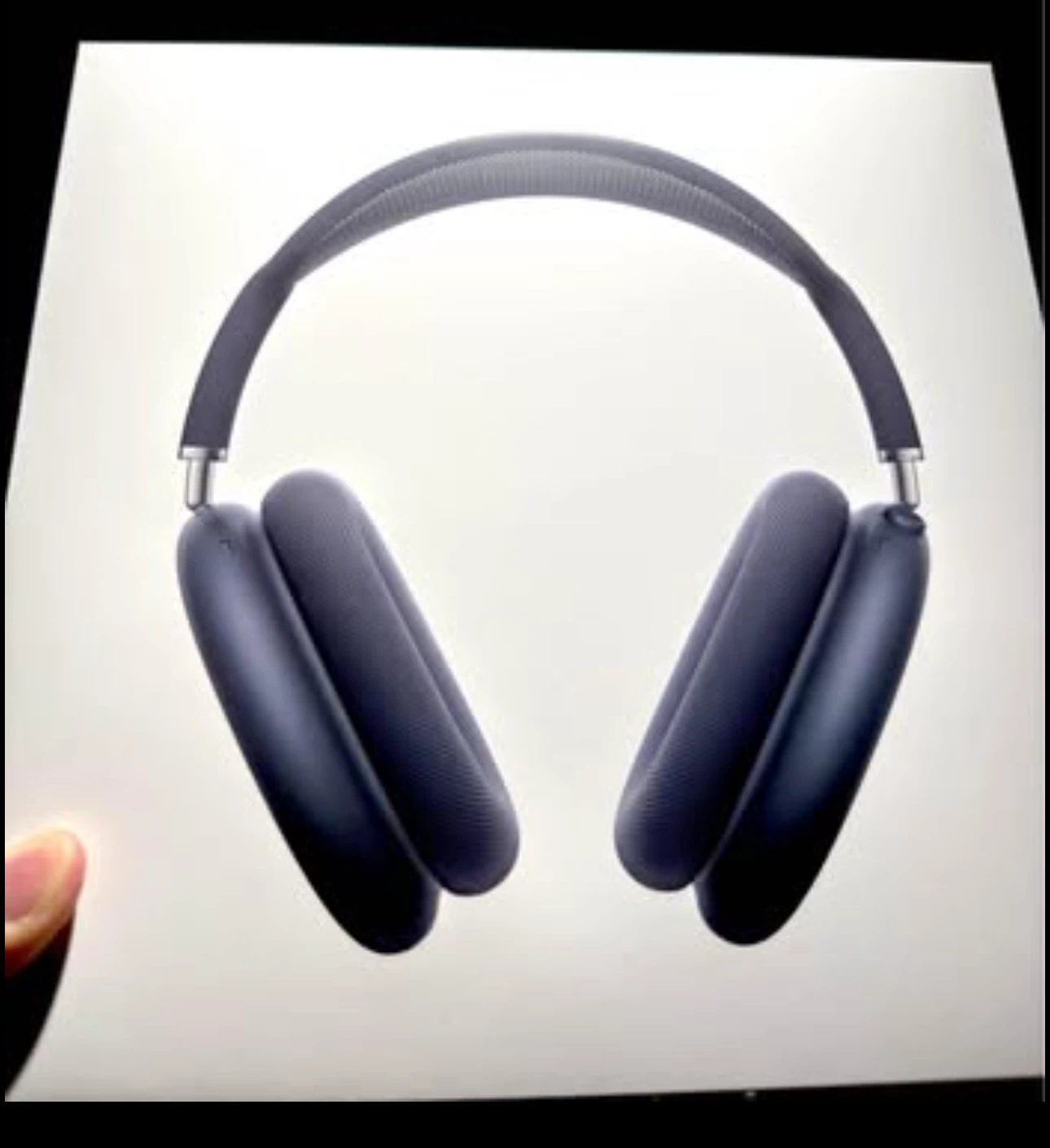 Apple AirPods Max (Midnight) – Like New, Premium Condition