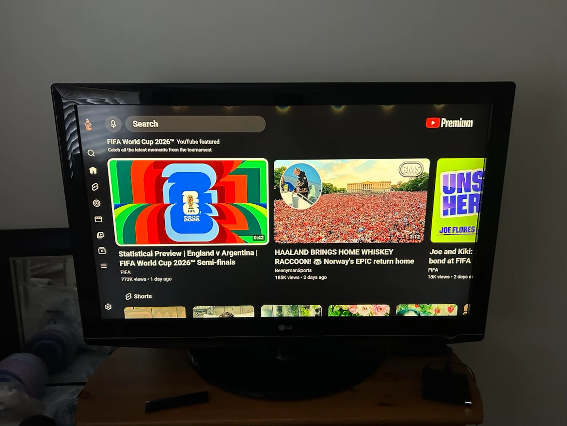 LG 42” LCD TV - 42LG55 - photo 2