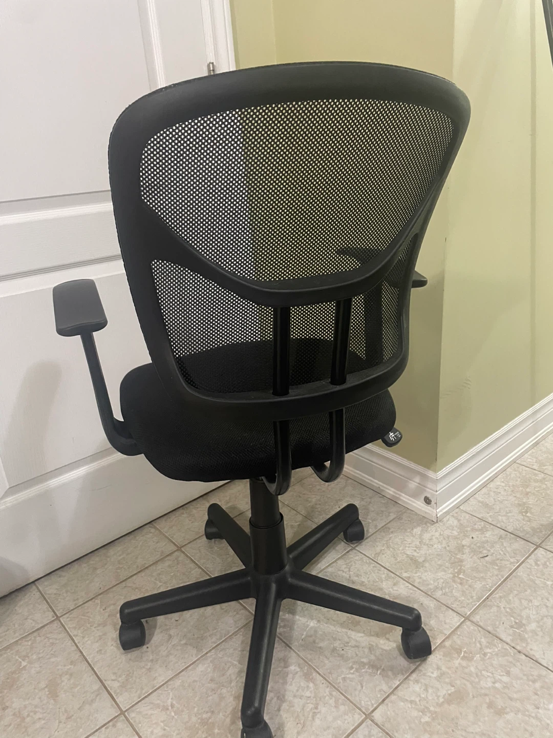 Black Mesh Office Chair - photo 4