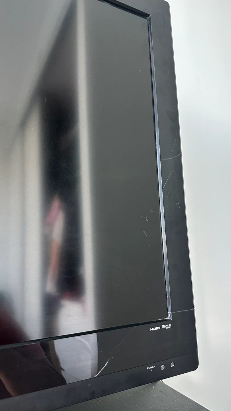 Sharp LC-42SV50U 42-inch LCD TV - photo 3