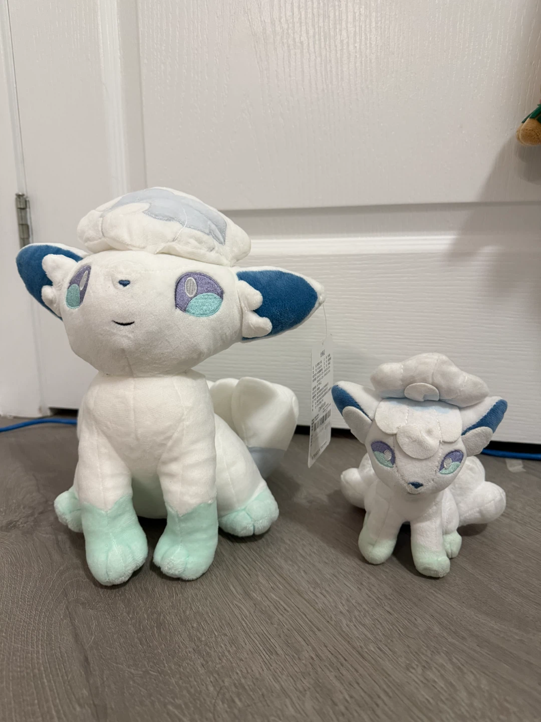 Pokemon Alolan Vulpix Plushie + Keychain