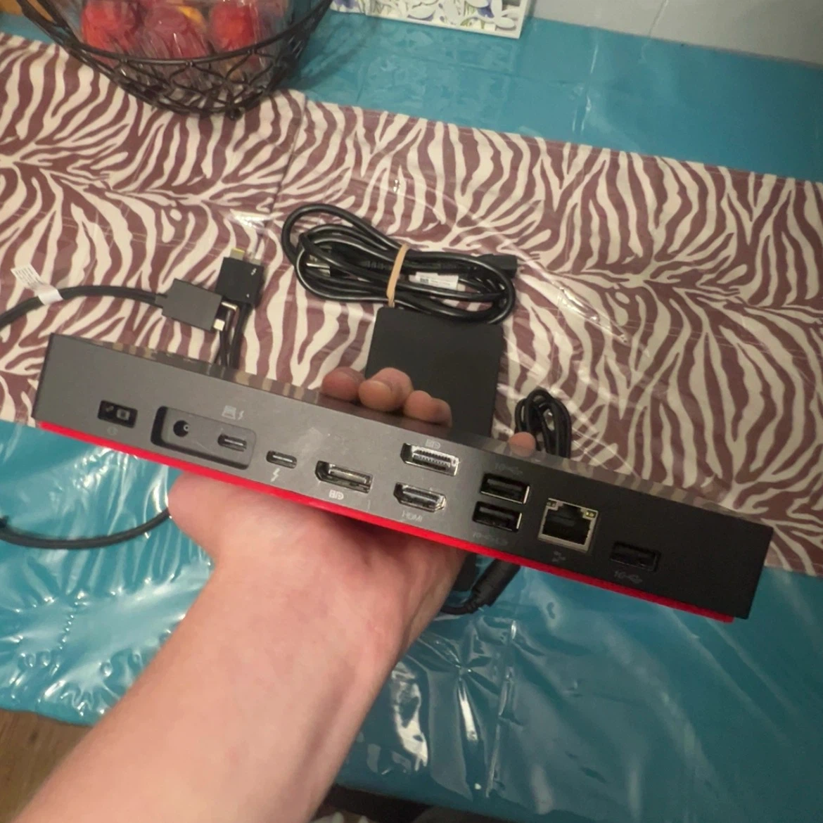 Lenovo ThinkPad Thunderbolt 4 Workstation Dock (Model 40B0) - photo 2