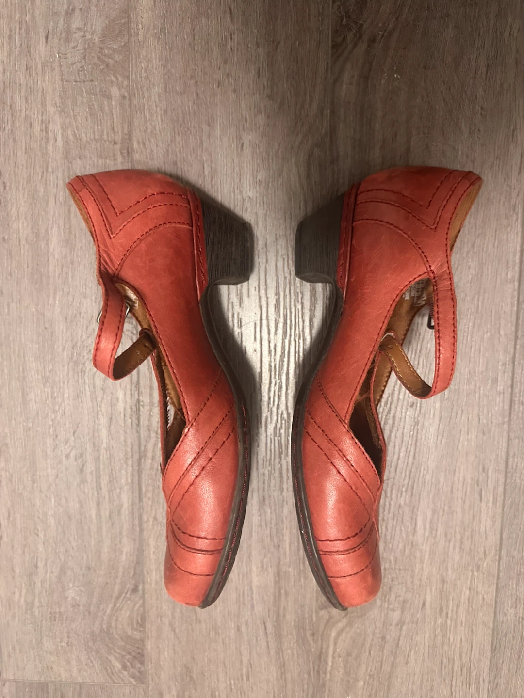Rockport Red Leather T-Strap Heels - photo 3
