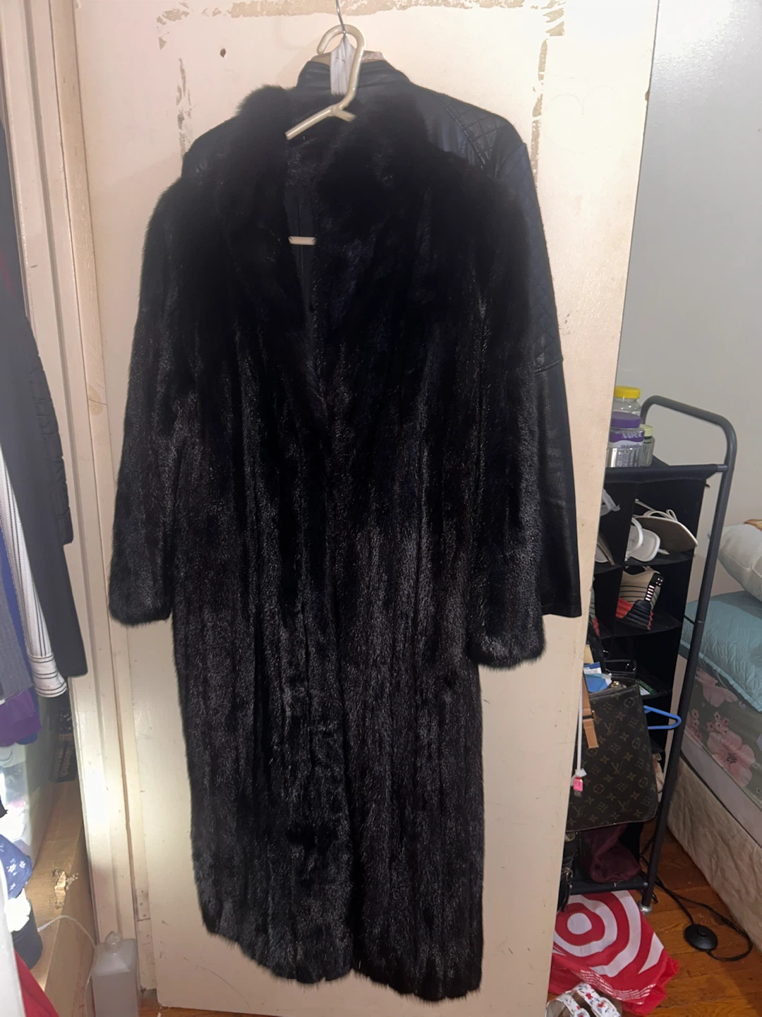 Women’s Mink coat brown size large - photo 3