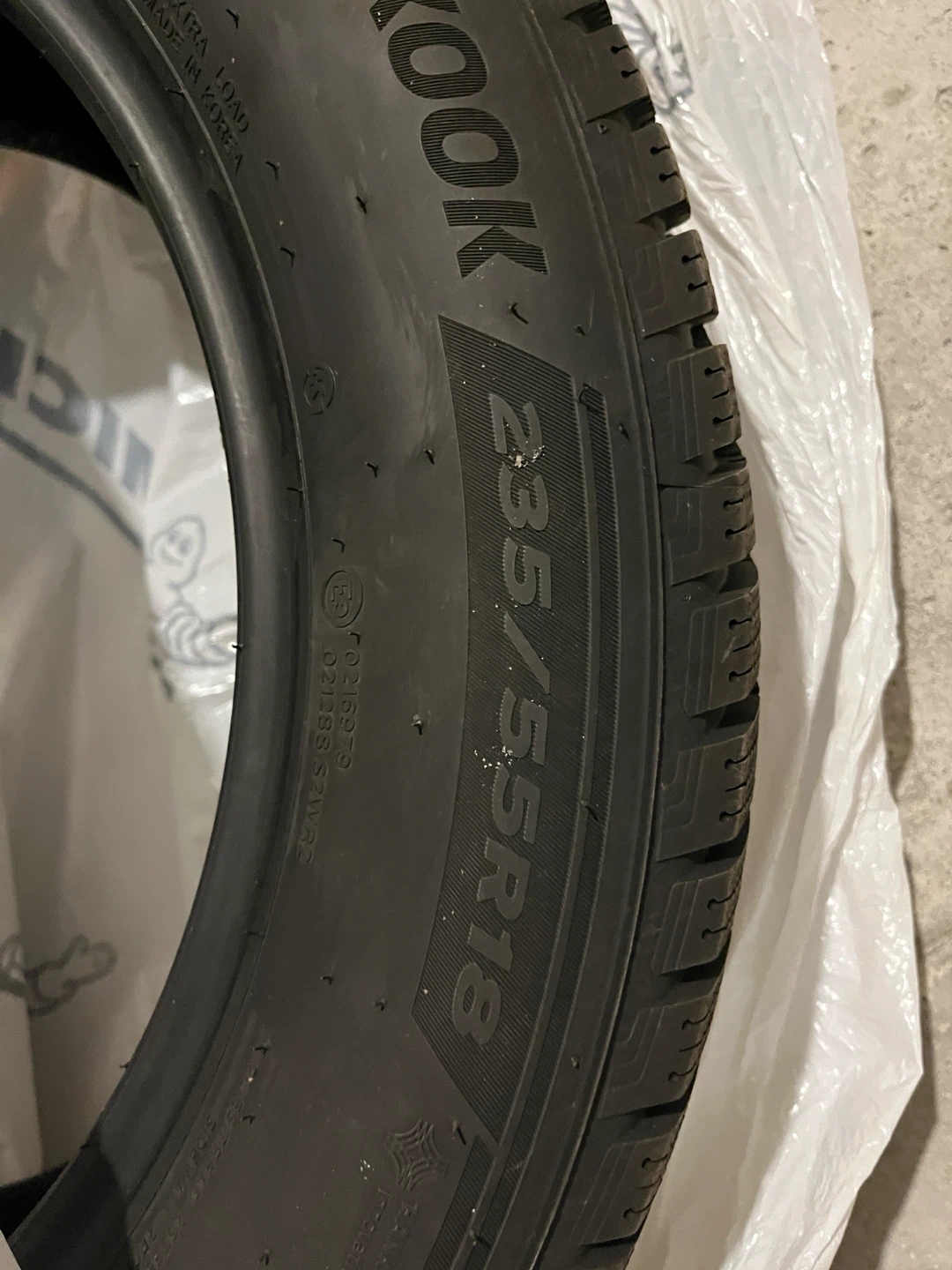 Hankook Winter Tire 235/55R18
