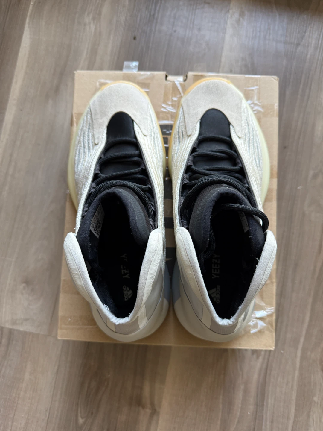 Adidas Yeezy QNTM - photo 2