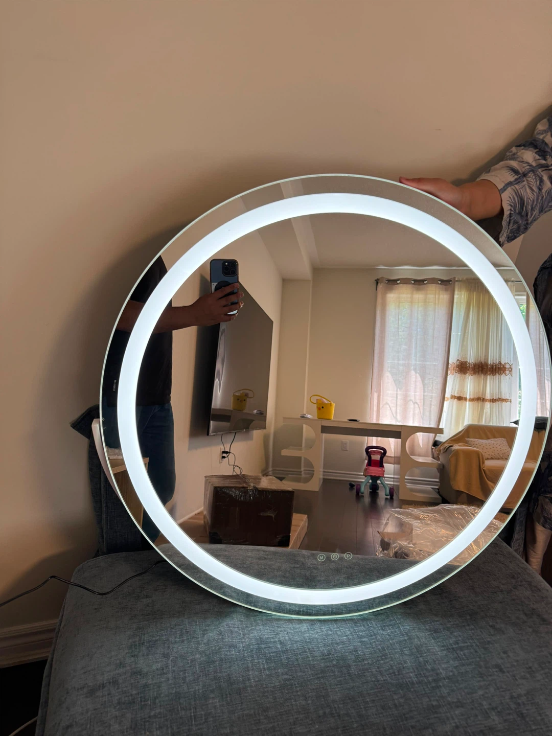 Round Vanity Mirror with LED Light - photo 2
