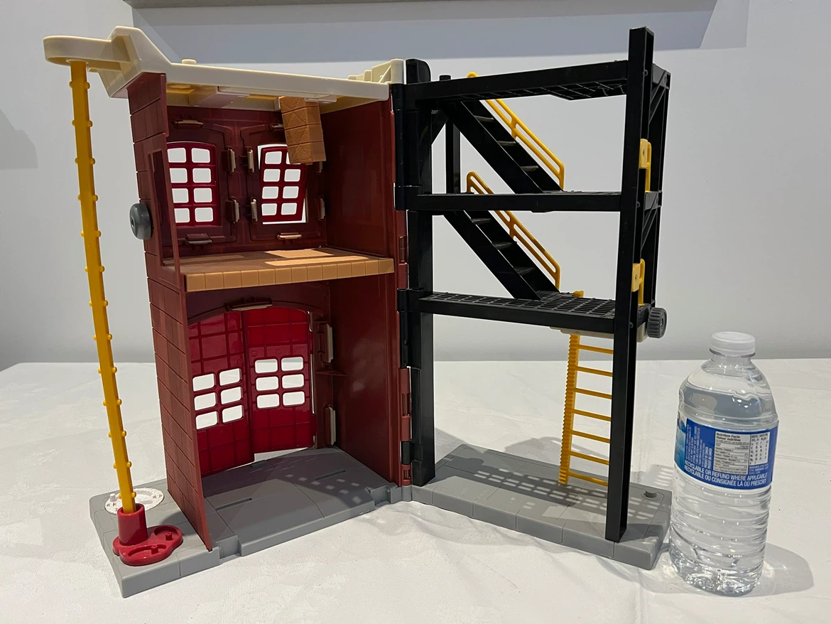 Fisher-Price Little People Fire Station with Fire Truck - photo 3