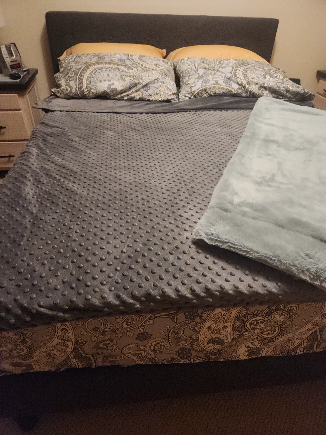 Queen bed frame - photo 2