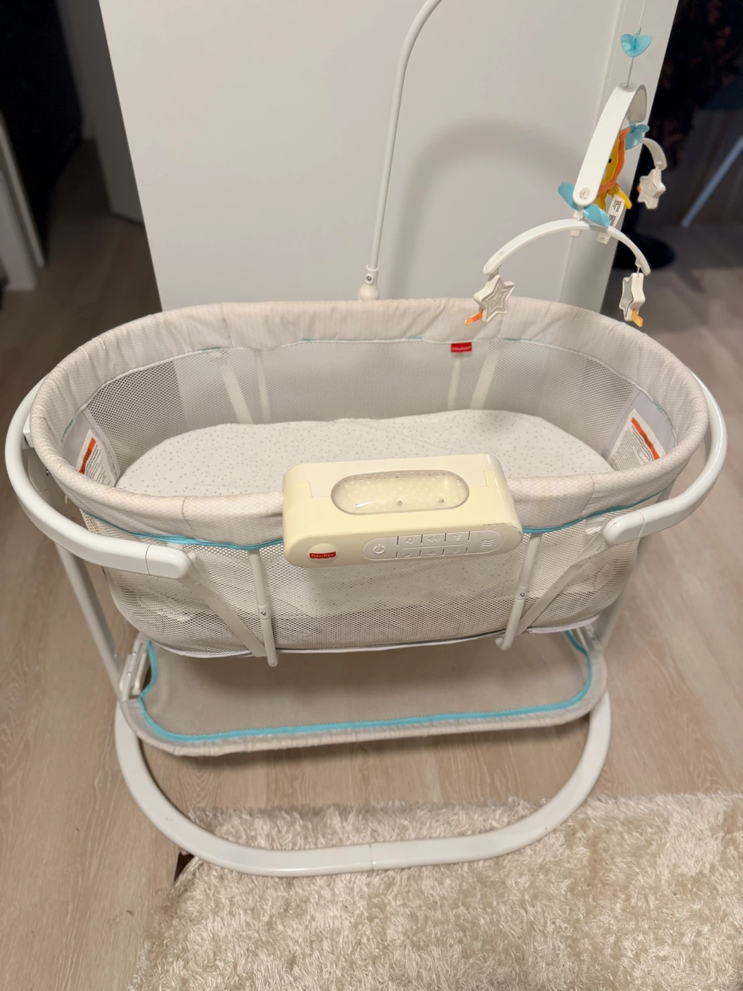 Fisher-Price Soothing Motions Bassinet