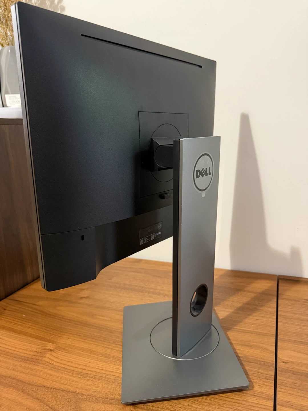 Dell Pro Computer Monitor - photo 2