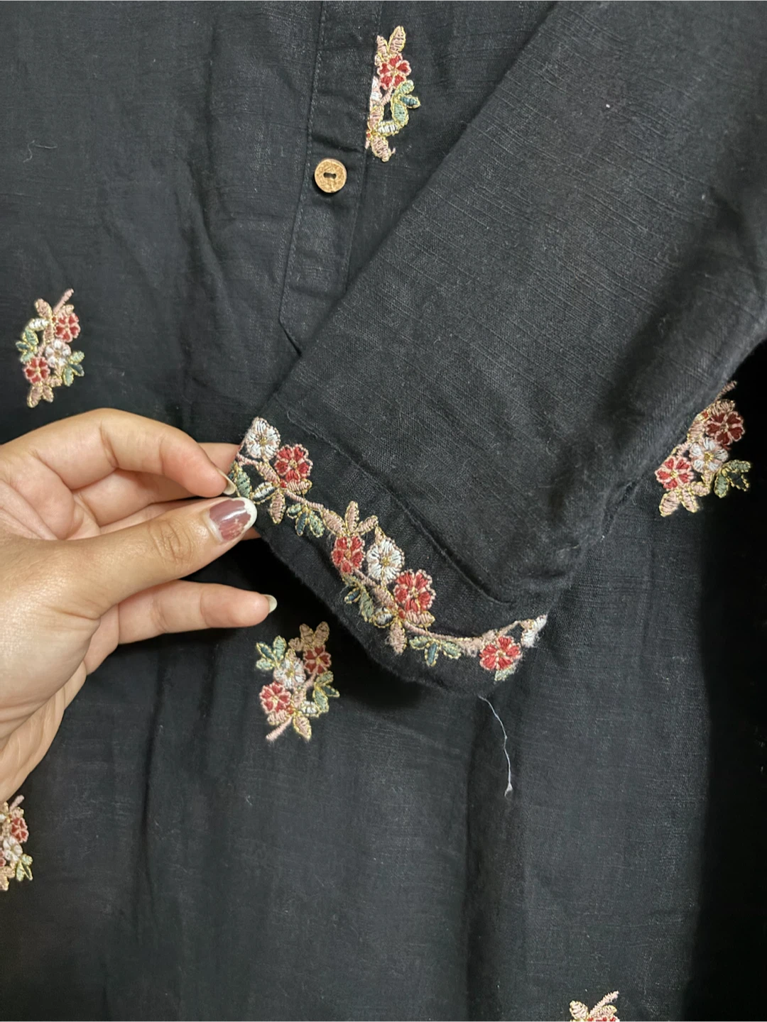 Black embroidered kurti - photo 2