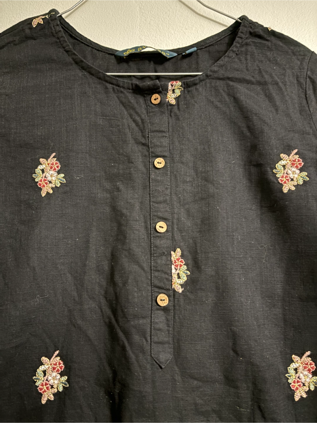 Black embroidered kurti - photo 3