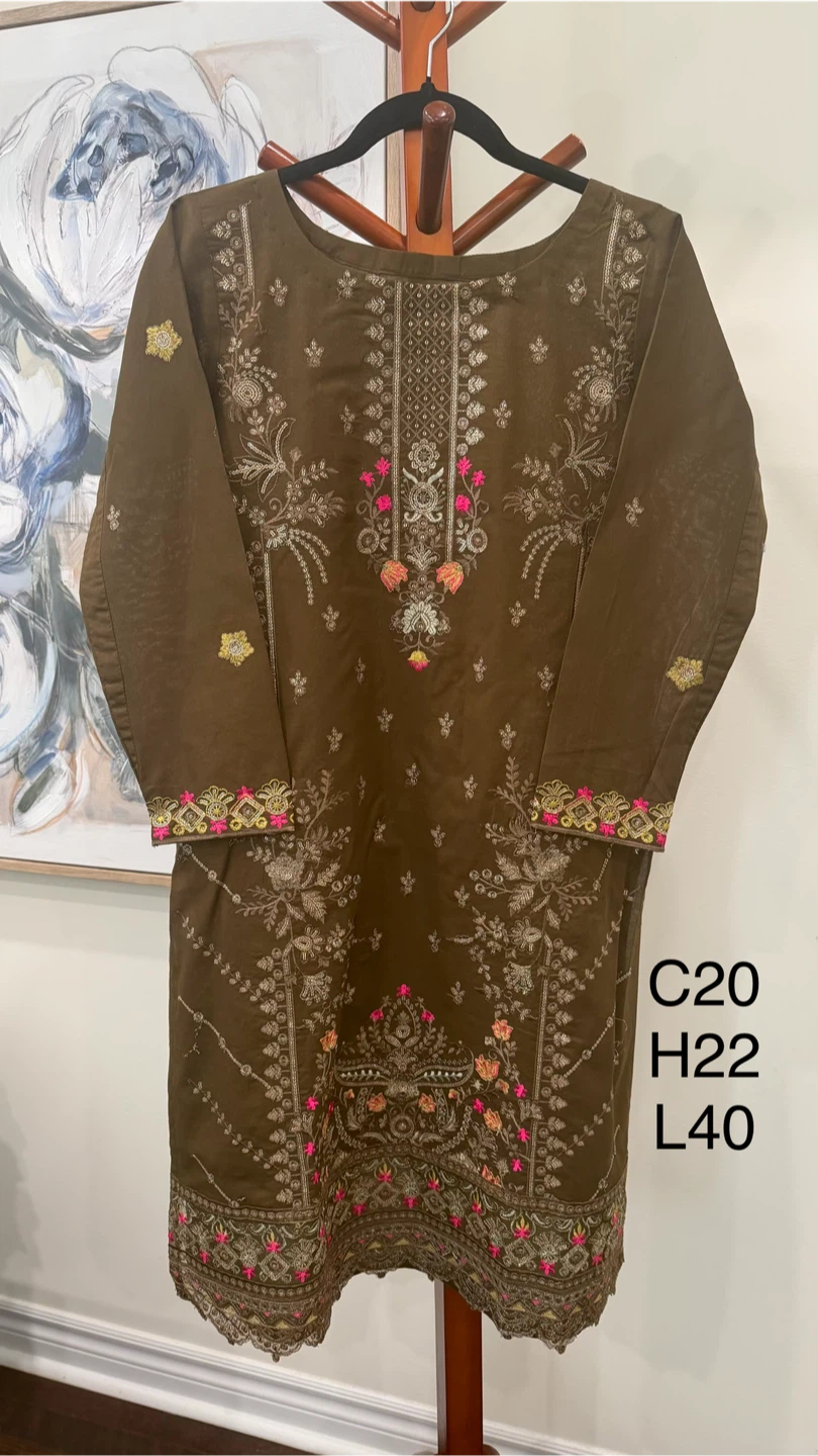 Embroidered Kurti with Pants and Dupatta - photo 2