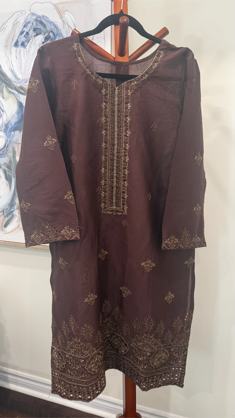 Embroidered Brown Kurti with Pants and Dupatta - photo 2
