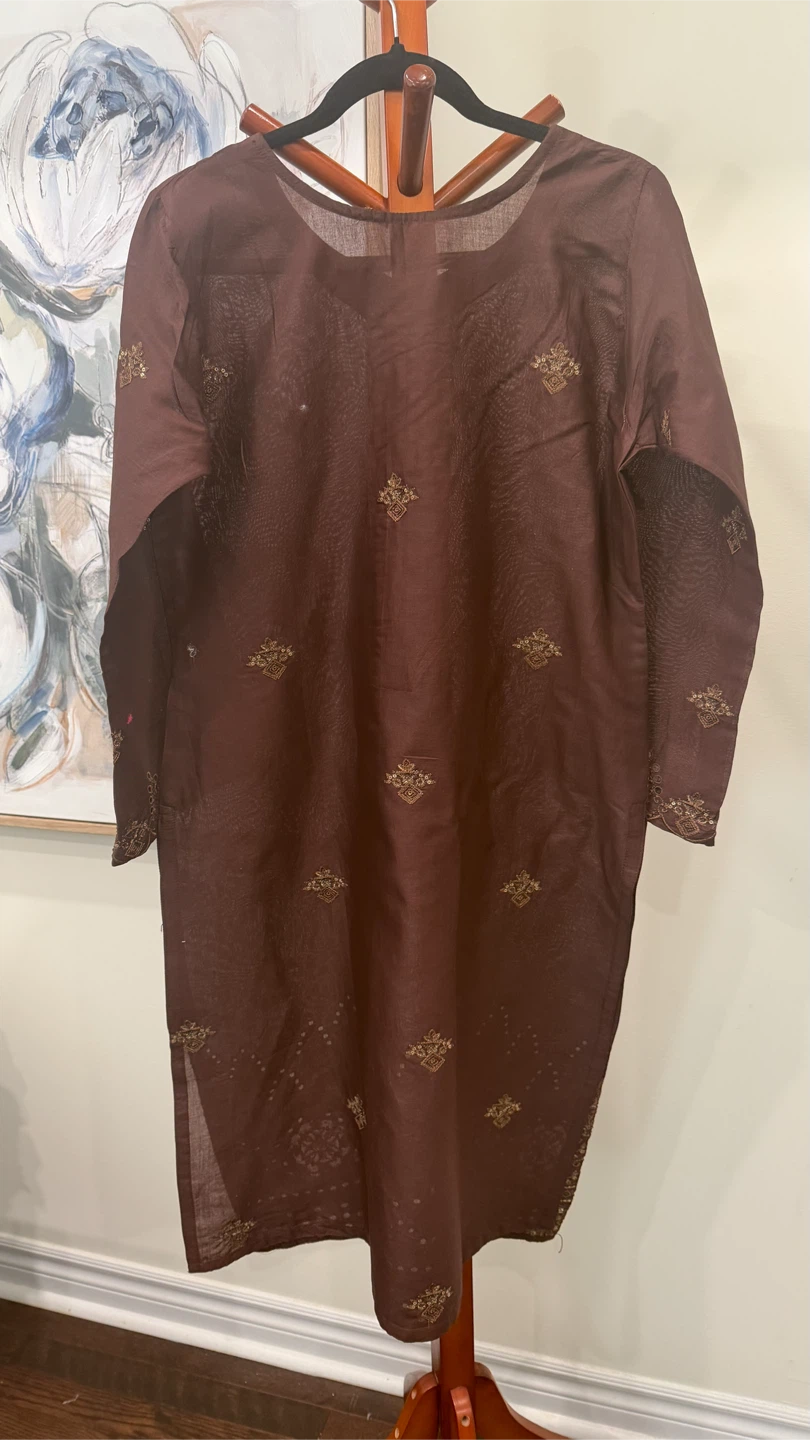 Embroidered Brown Kurti with Pants and Dupatta - photo 3