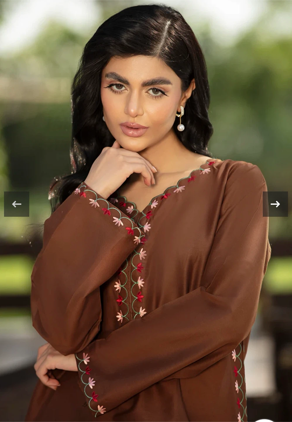 Brown Embroidered lawn Kurta and Pants Set - photo 4