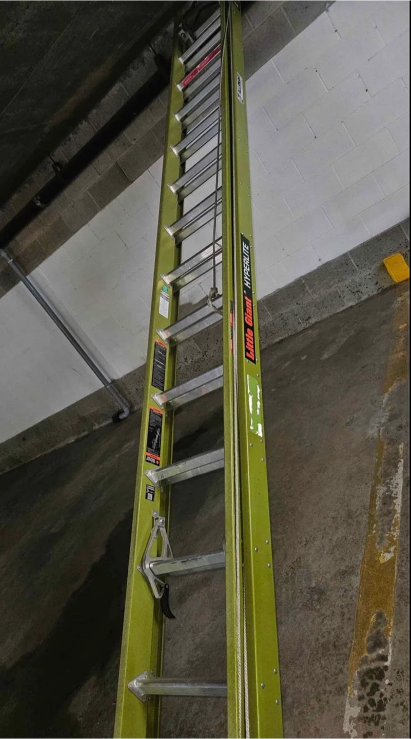 28’ Extension Ladder - photo 2