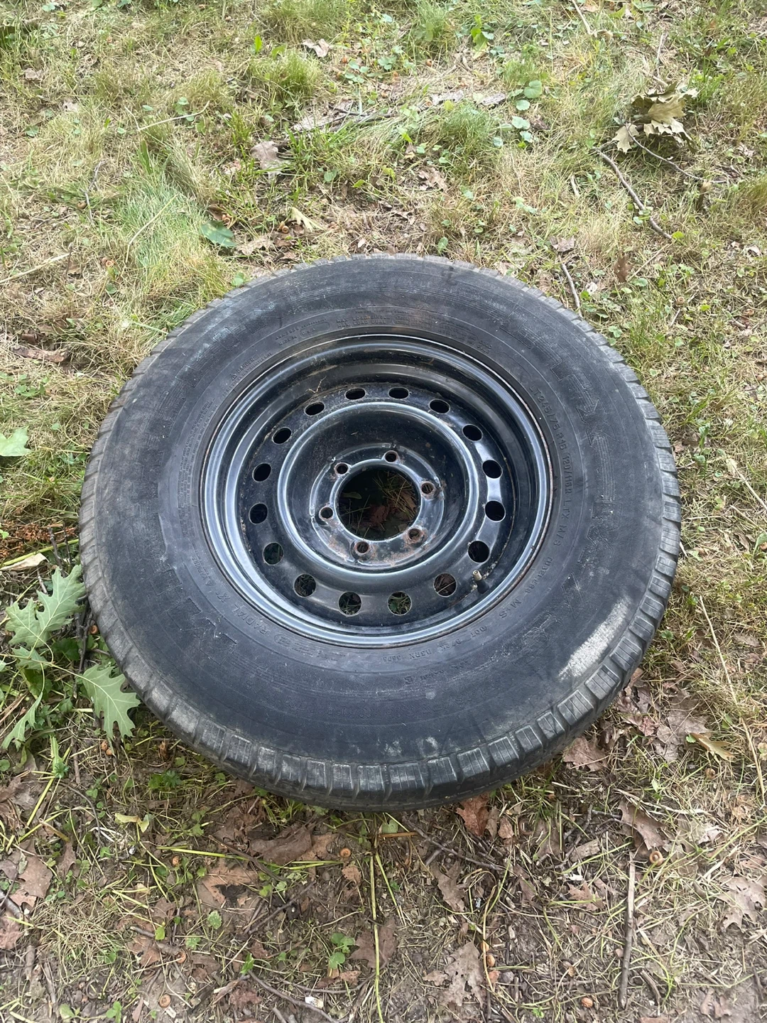 LT245/75R16 Tire