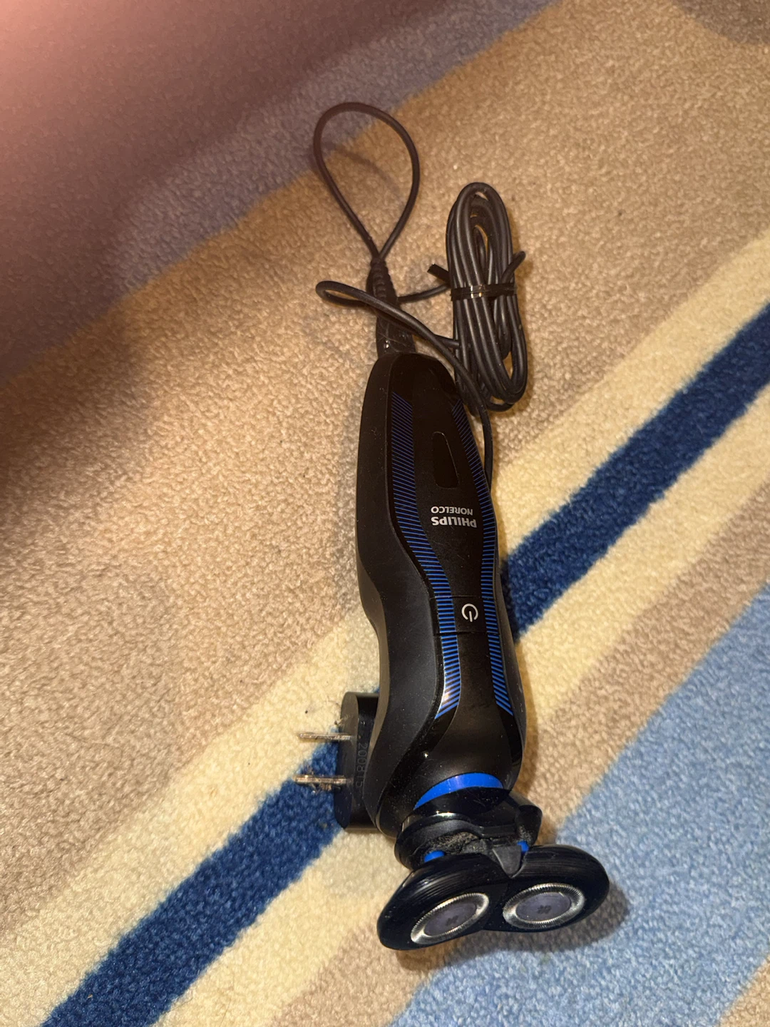 Philips Norelco Electric Shaver - photo 2