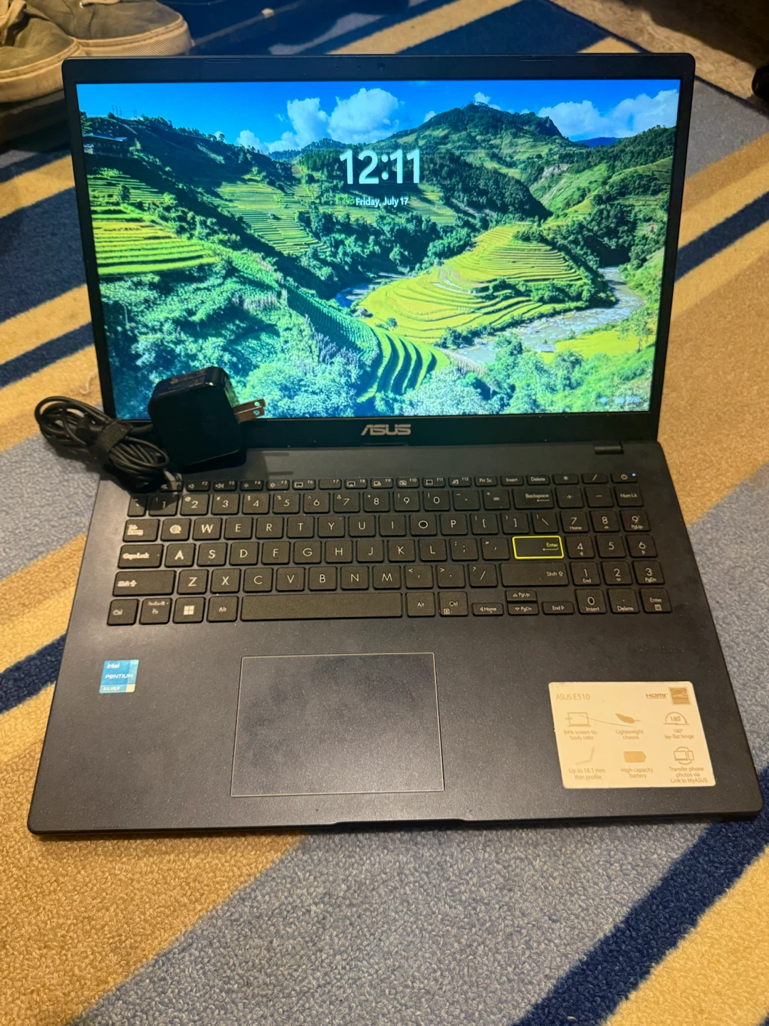 ASUS E510 Laptop with Intel Pentium