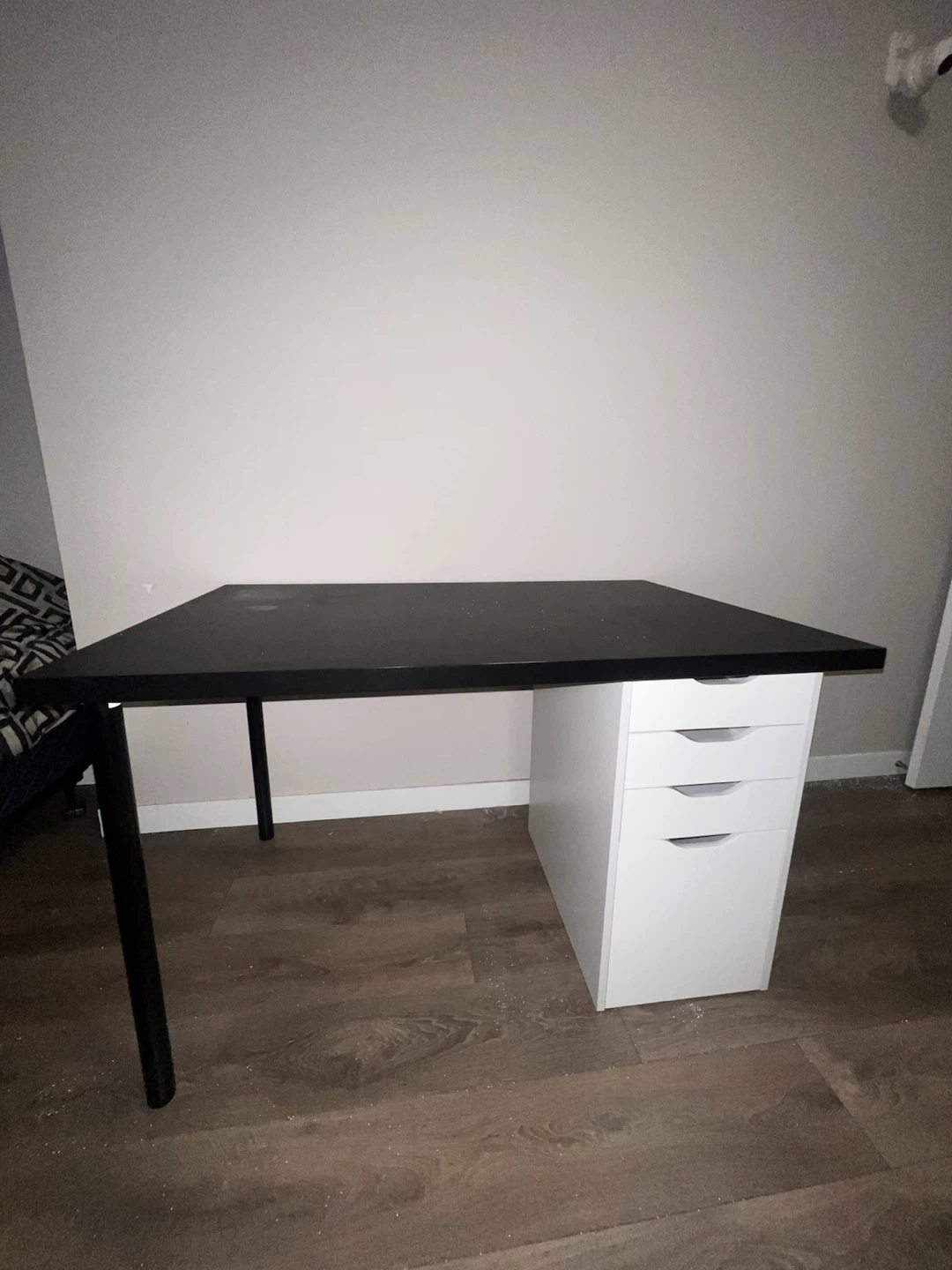 IKEA Desk Setup – MÅLVAKT Top + ALEX Drawers + FLINTAN Chair